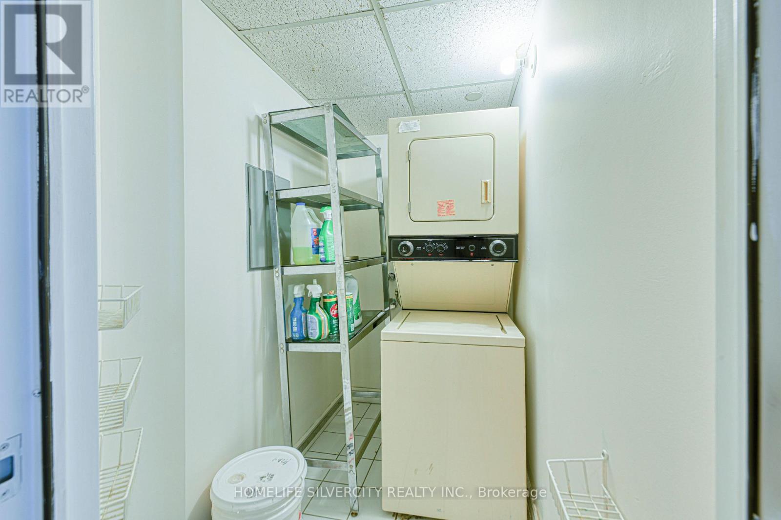 #2900 - 38 Elm Street, Toronto, ON - Indoor Photo Showing Laundry Room