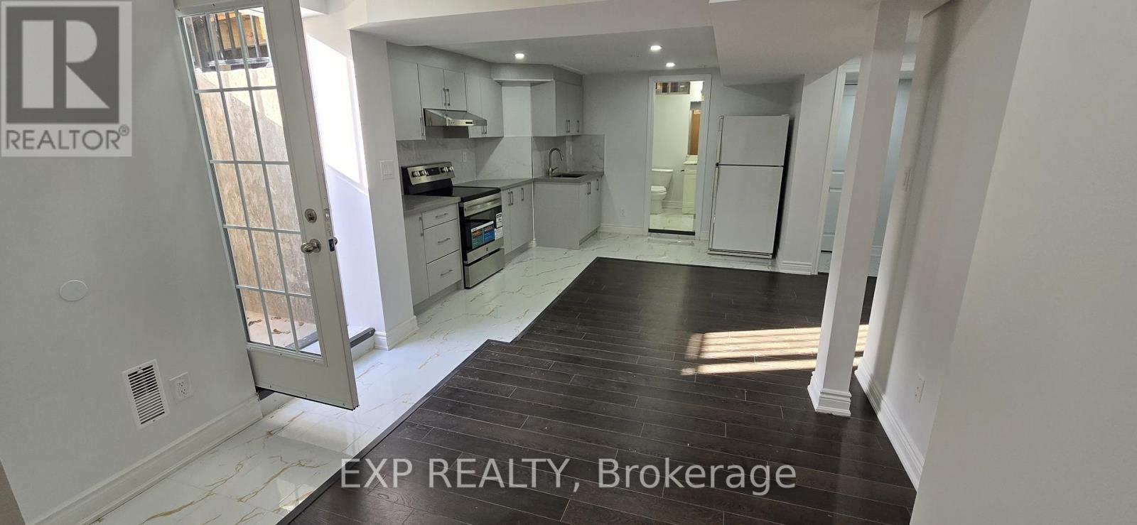 7164 Rosehurst Drive, Mississauga, ON - Indoor