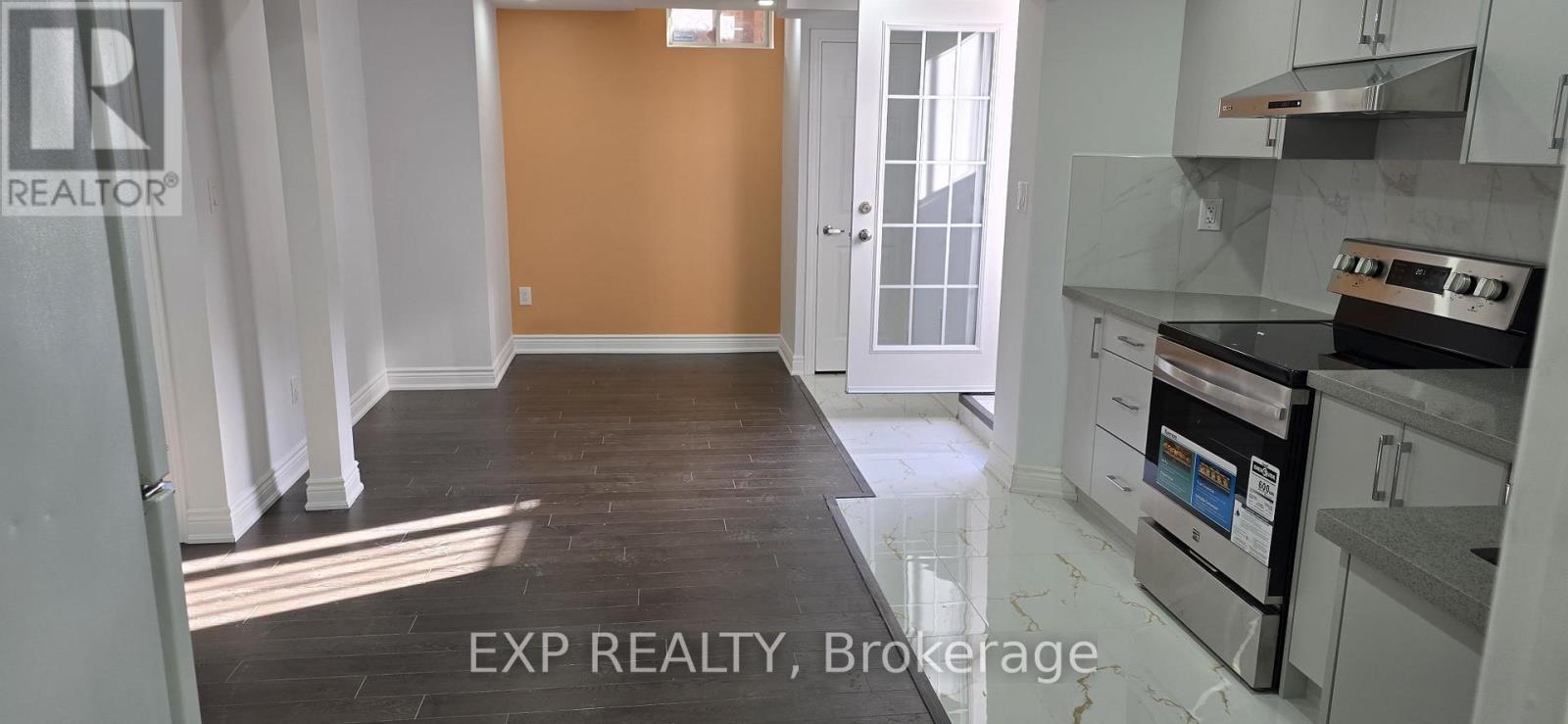 7164 Rosehurst Drive, Mississauga, ON - Indoor Photo Showing Kitchen