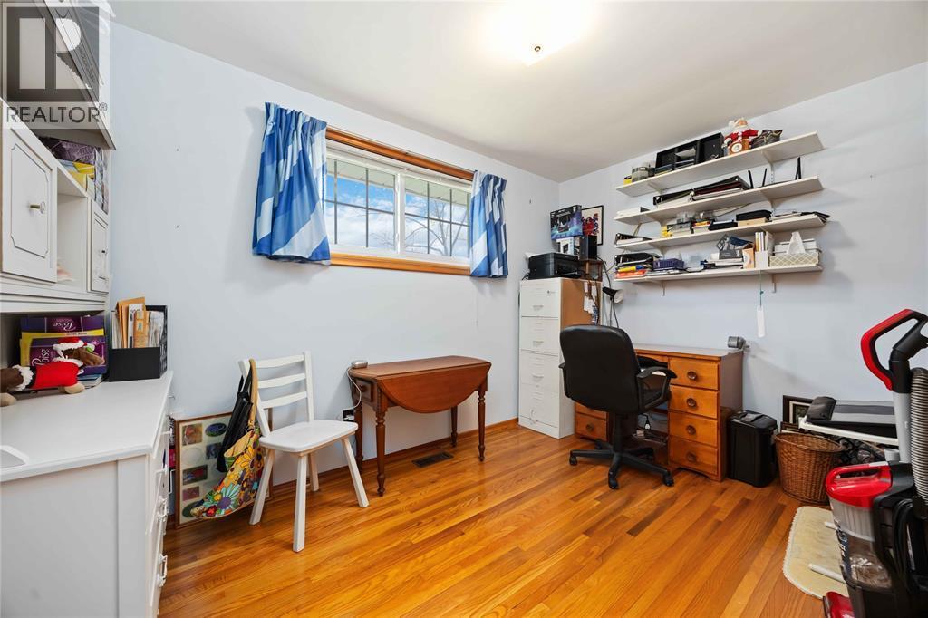 563 Riverside Drive, St Clair, ON - Indoor Photo Showing Other Room