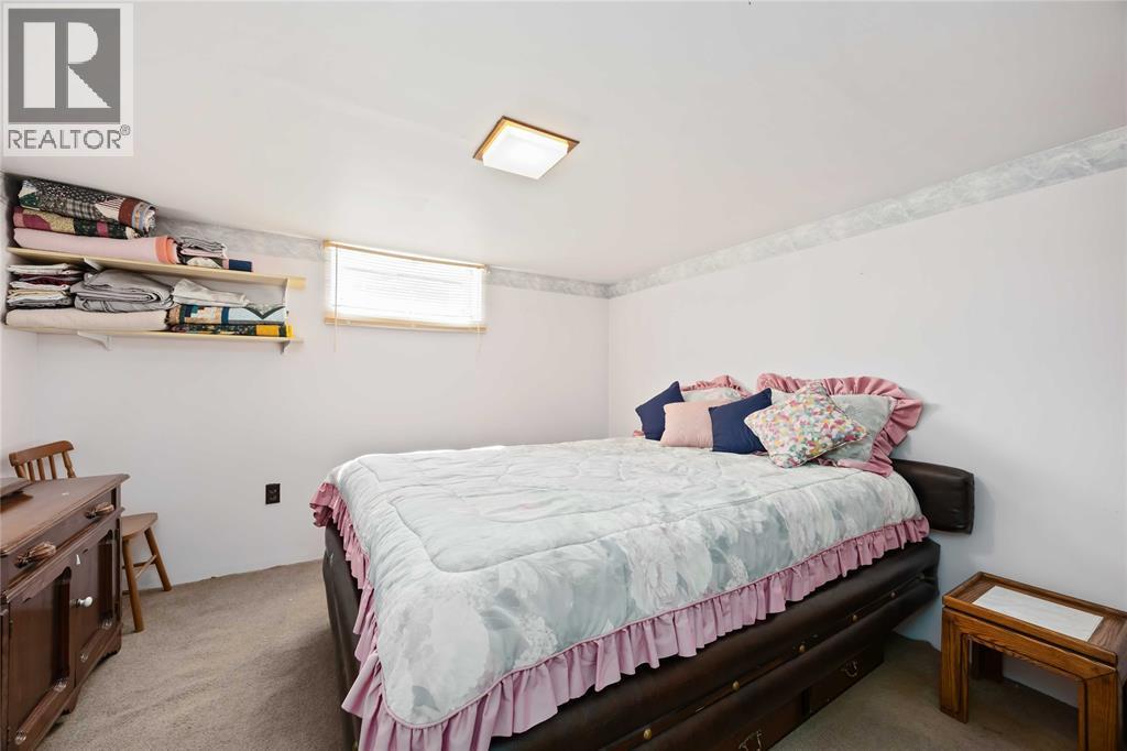 563 Riverside Drive, St Clair, ON - Indoor Photo Showing Bedroom