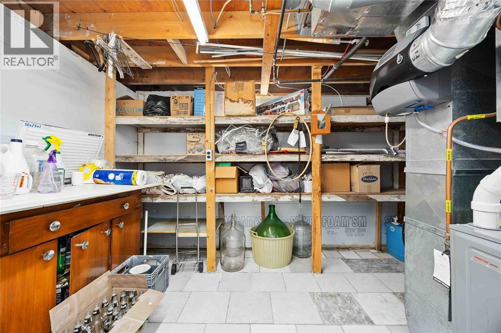 563 Riverside Drive, St Clair, ON - Indoor