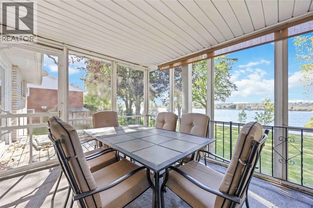 563 Riverside Drive, St Clair, ON - With Deck Patio Veranda With Exterior