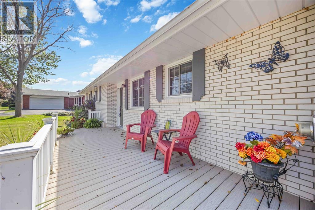 563 Riverside Drive, St Clair, ON - Outdoor With Deck Patio Veranda