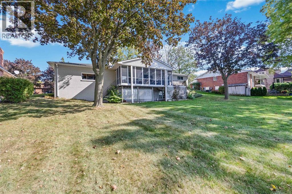 563 Riverside Drive, St Clair, ON - Outdoor