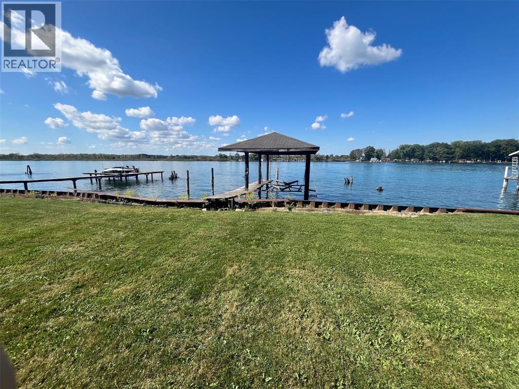 563 Riverside Drive, St Clair, ON - Outdoor With Body Of Water With View