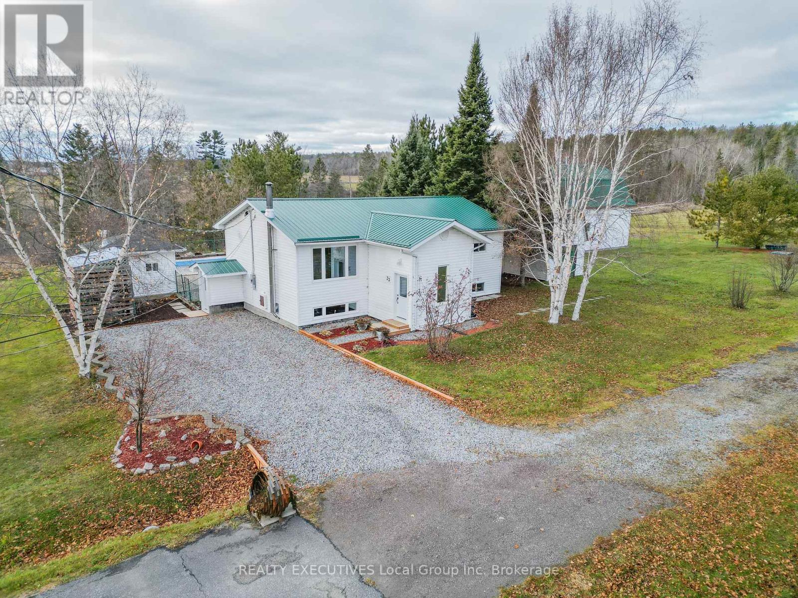 33 Dubeau Street, West Nipissing (Verner), ON - Outdoor