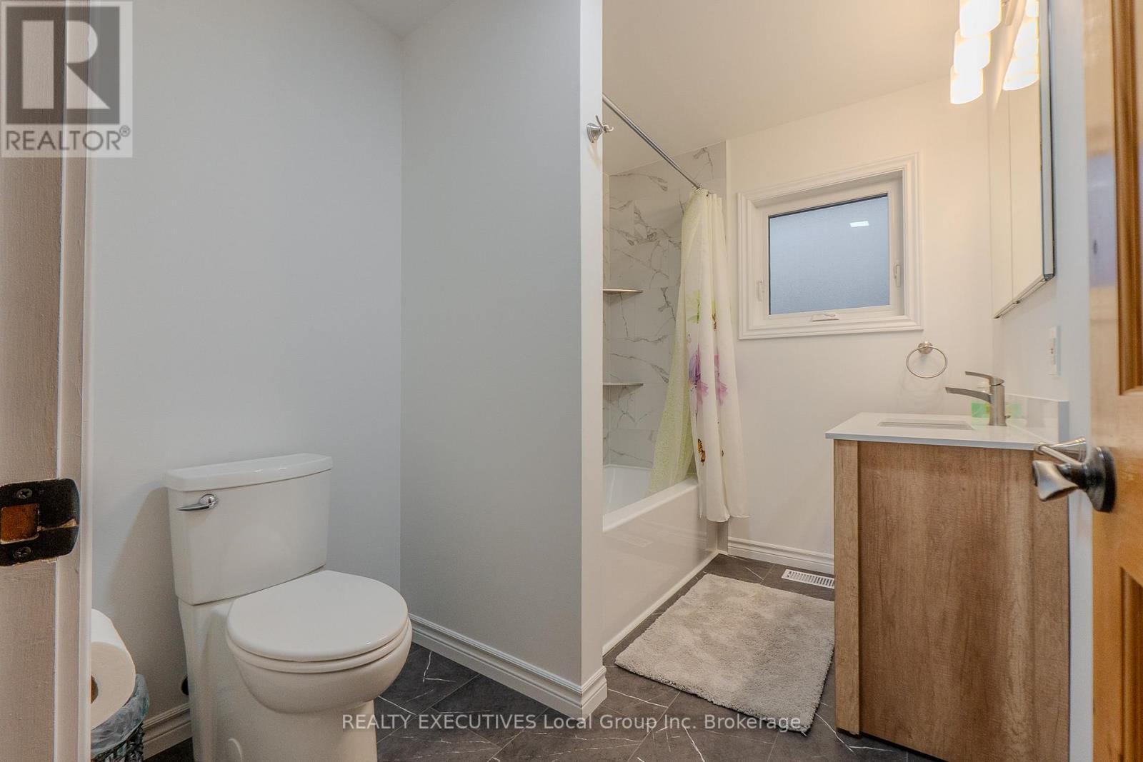 33 Dubeau Street, West Nipissing (Verner), ON - Indoor Photo Showing Bathroom