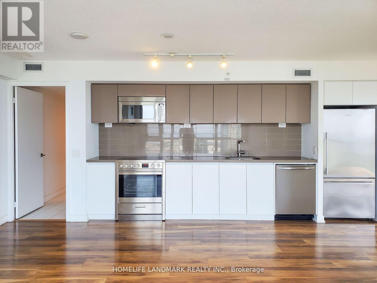 4206 - 85 Queens Wharf Road, Toronto, ON - Indoor Photo Showing Kitchen