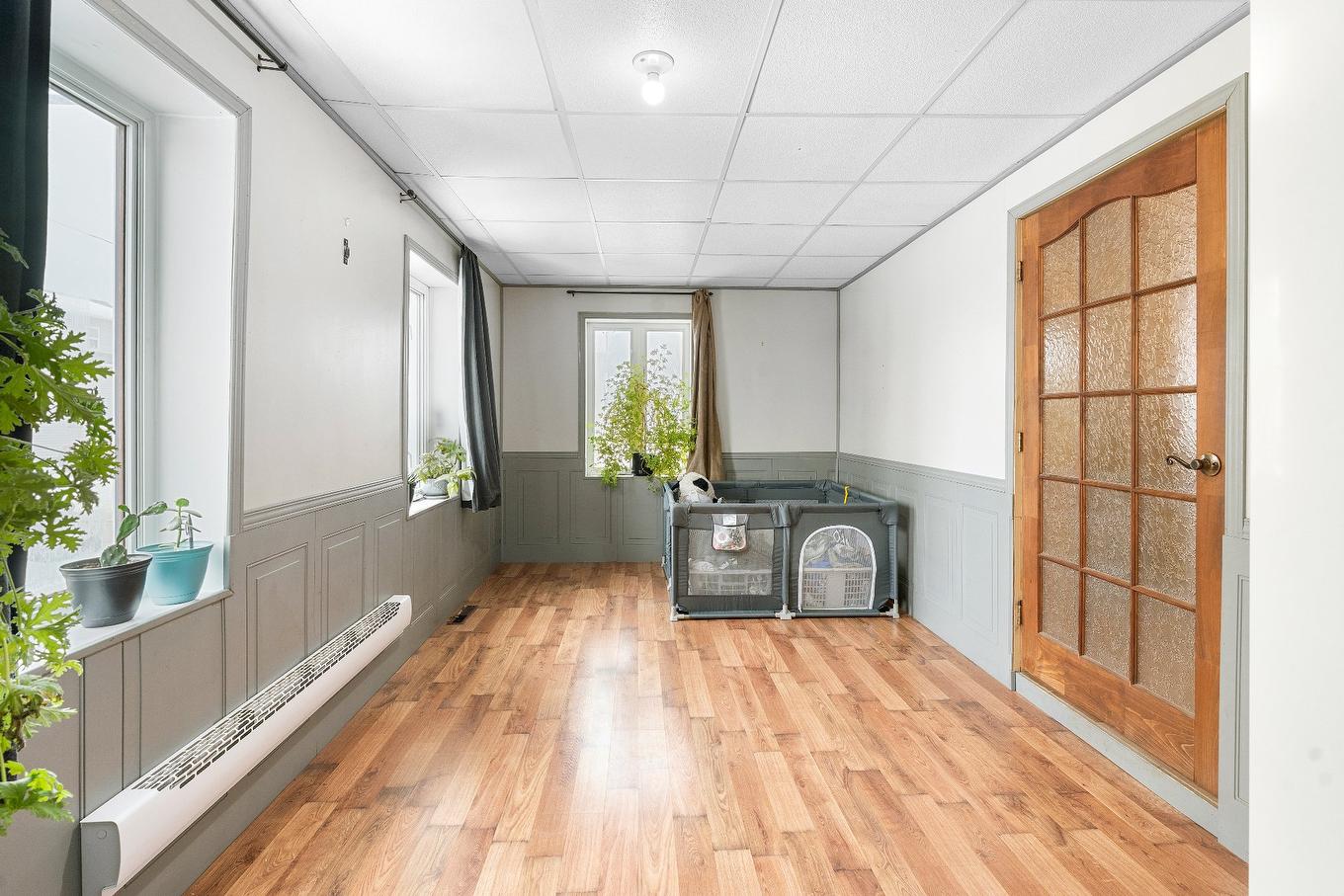 Chambre à coucher - 1017 Rue St-Georges, Saint-Bernard, QC - Indoor Photo Showing Other Room