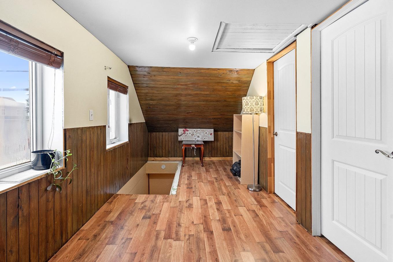 Vue d'ensemble - 1017 Rue St-Georges, Saint-Bernard, QC - Indoor Photo Showing Other Room