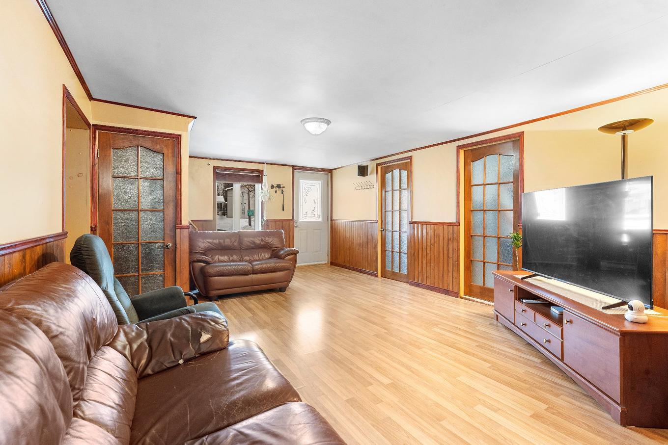 Salon - 1017 Rue St-Georges, Saint-Bernard, QC - Indoor Photo Showing Living Room