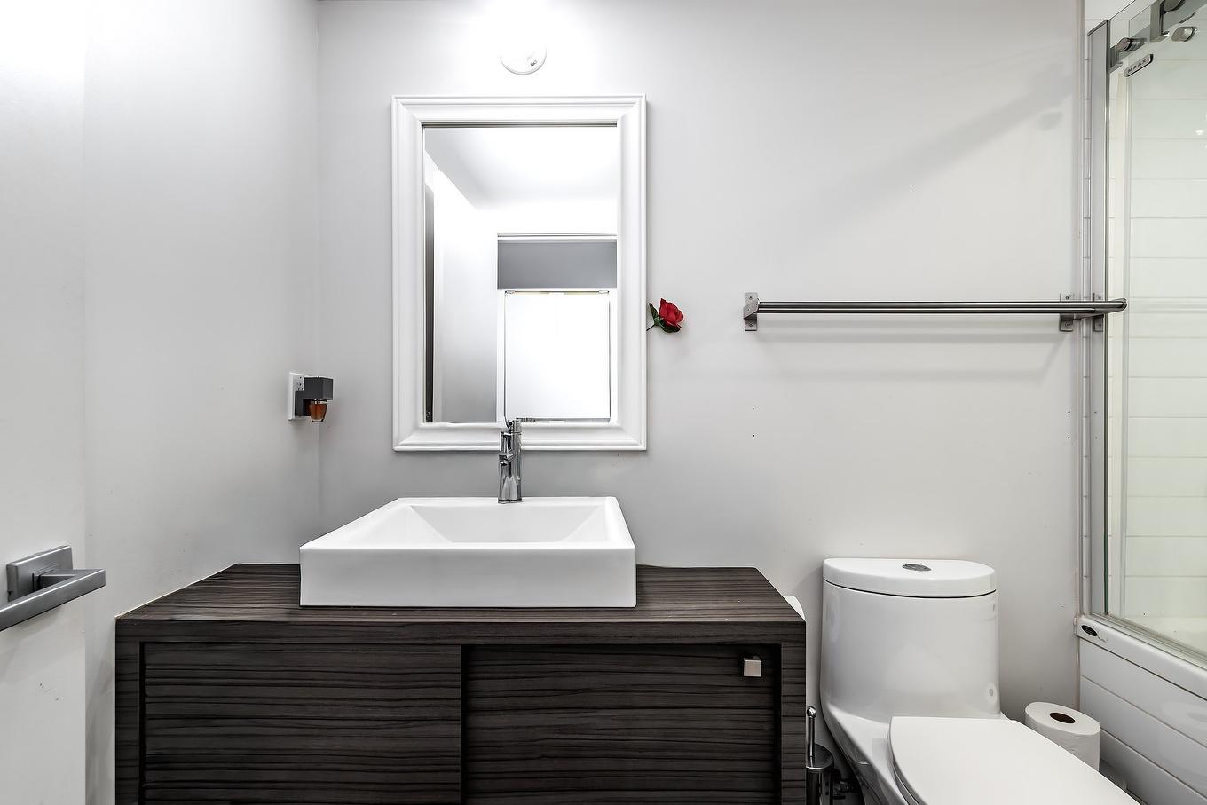 Salle de bains - 712-888 Rue Wellington, Montréal (Ville-Marie), QC - Indoor Photo Showing Bathroom