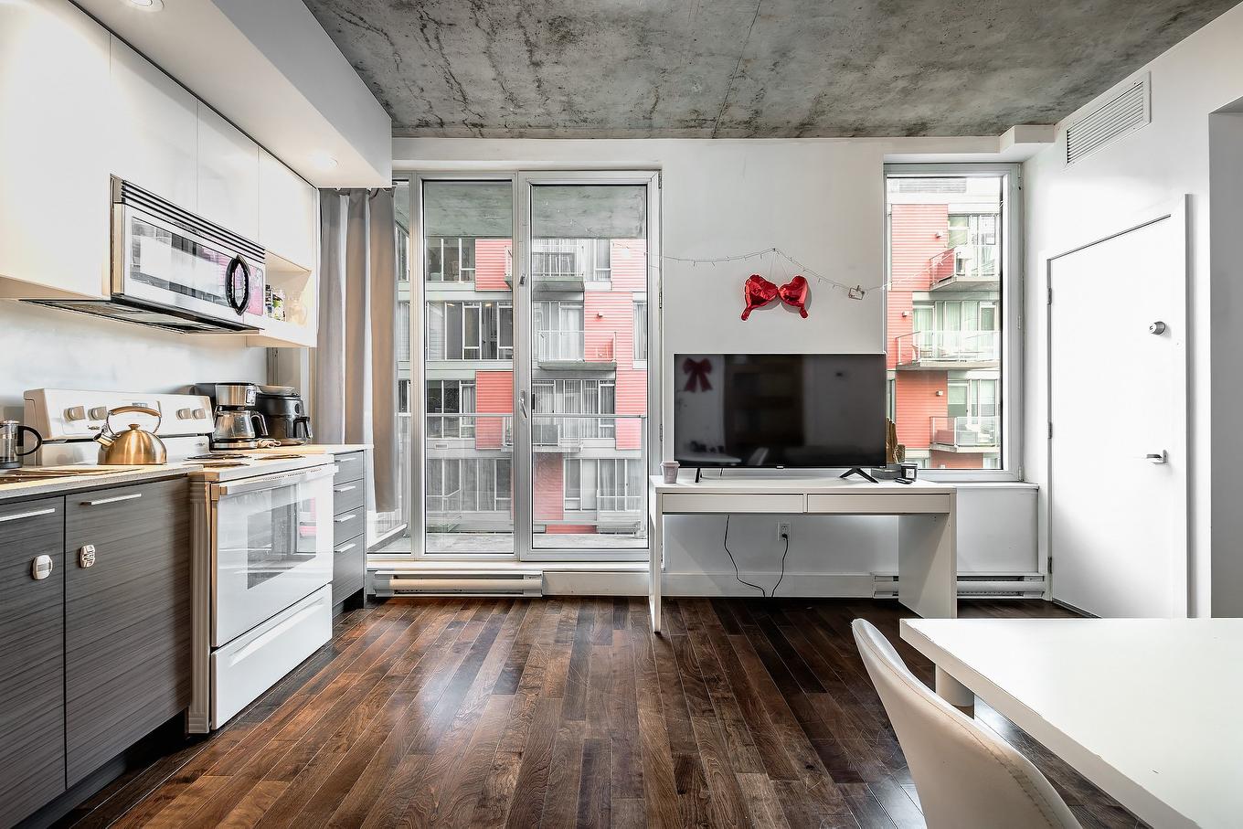 Vue d'ensemble - 712-888 Rue Wellington, Montréal (Ville-Marie), QC - Indoor Photo Showing Kitchen