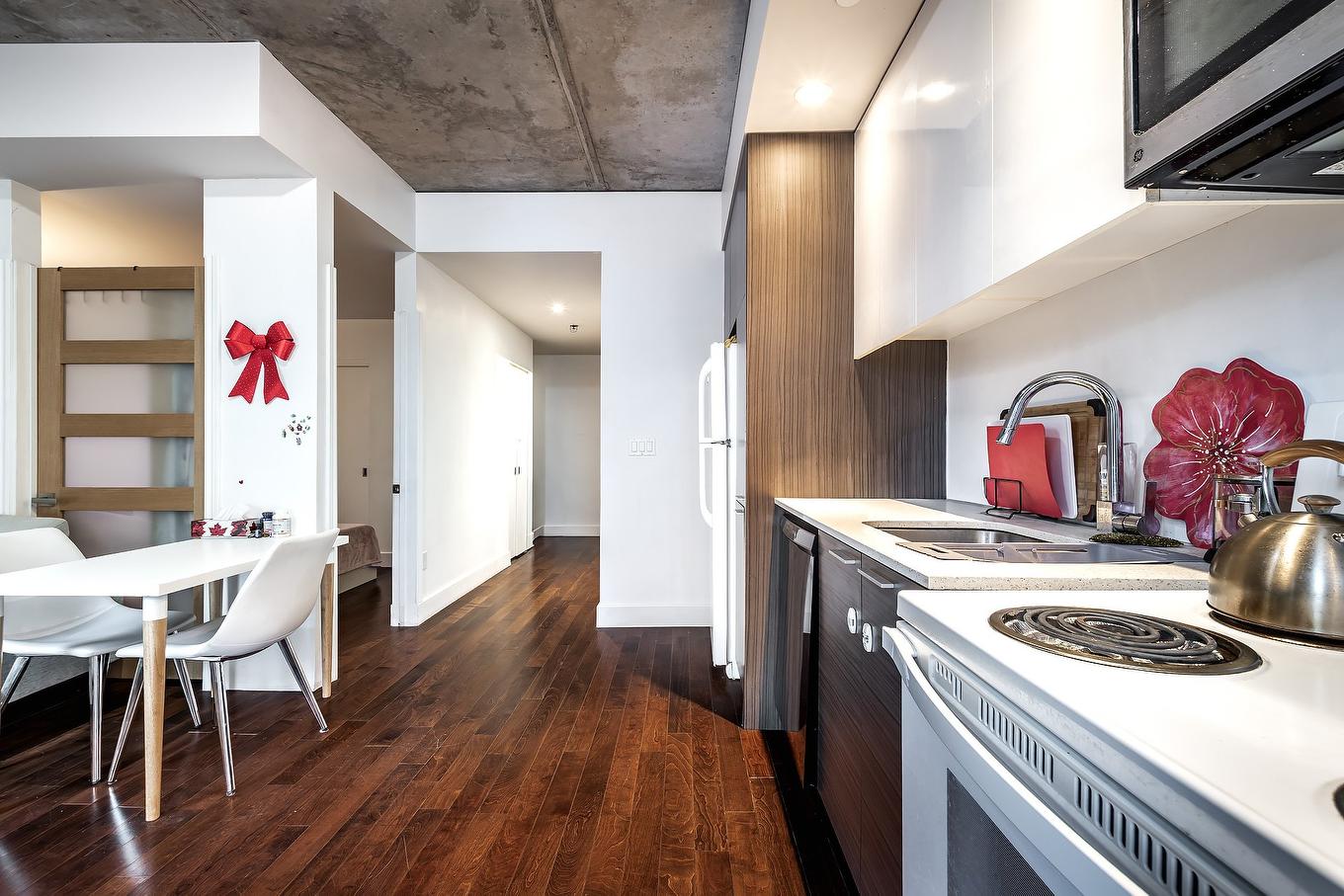 Vue d'ensemble - 712-888 Rue Wellington, Montréal (Ville-Marie), QC - Indoor Photo Showing Kitchen