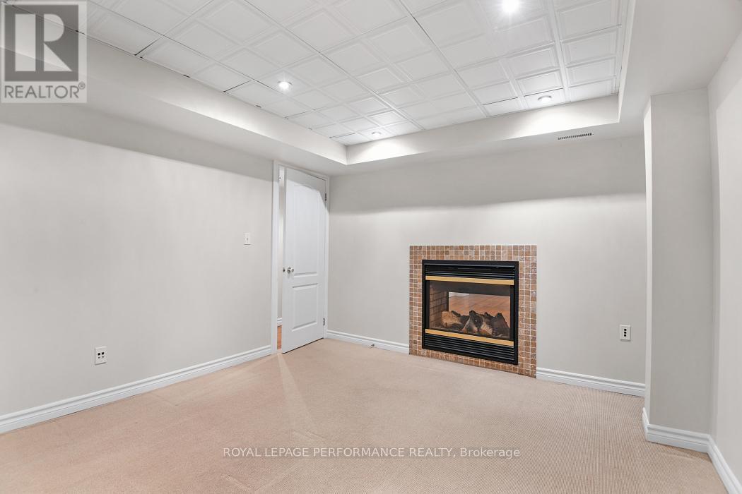 15 Fanterra Way, Ottawa, ON - Indoor With Fireplace