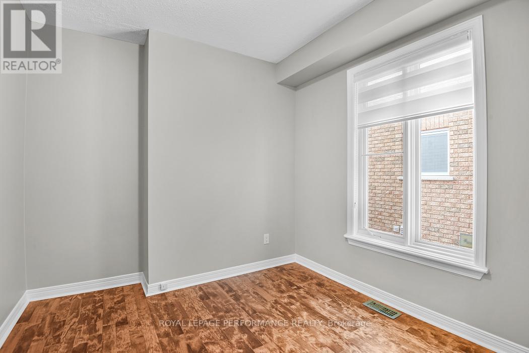 15 Fanterra Way, Ottawa, ON - Indoor Photo Showing Other Room