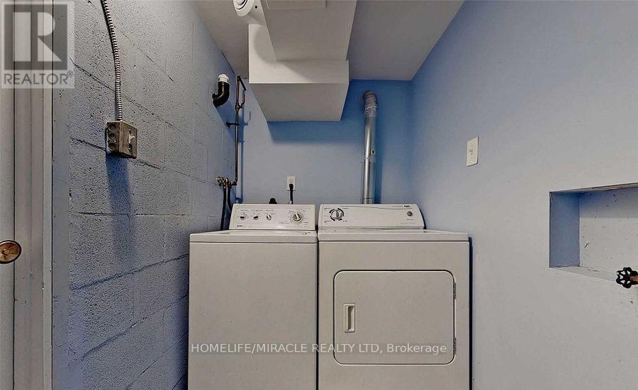 Upper - 26 Glengarry Road, St. Catharines, ON - Indoor Photo Showing Laundry Room