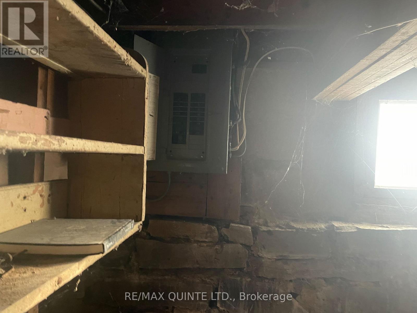 3724 Battersea Road, Frontenac (Frontenac South), ON - Indoor