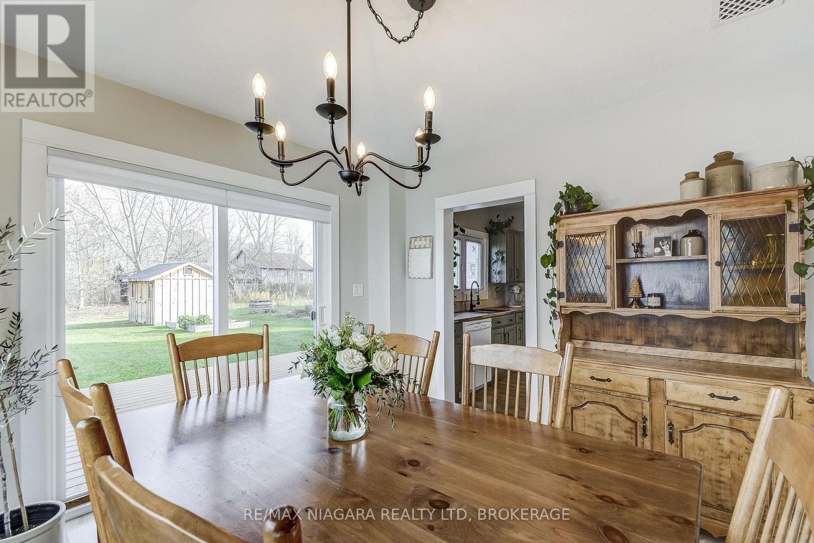 48 Wilton Avenue, Welland (Broadway), ON - Indoor Photo Showing Dining Room