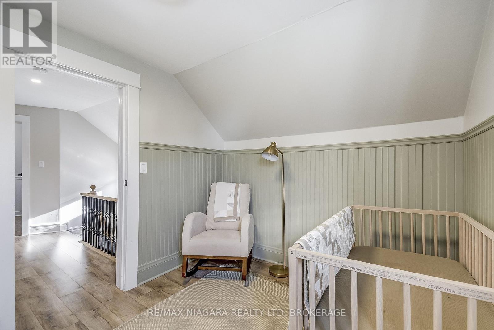 48 Wilton Avenue, Welland (Broadway), ON - Indoor