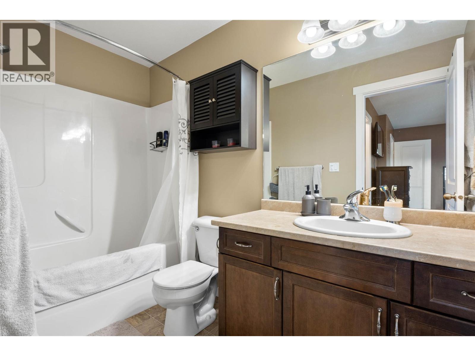 930 Stagecoach Drive Unit# 17, Kamloops, BC - Indoor Photo Showing Bathroom