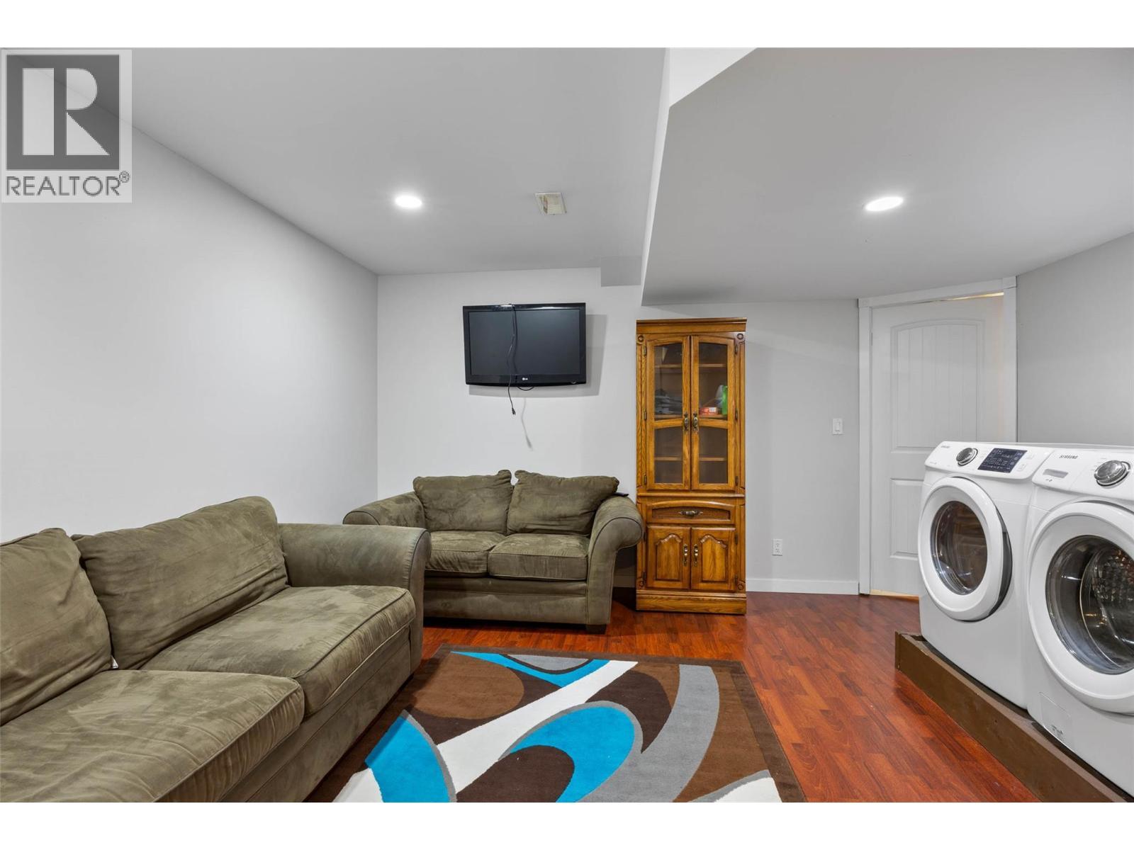 930 Stagecoach Drive Unit# 17, Kamloops, BC - Indoor Photo Showing Laundry Room