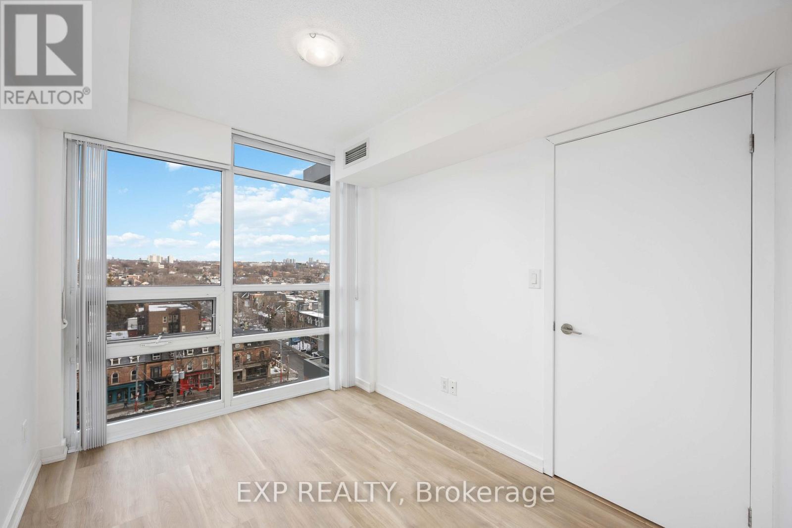 1022 - 68 Abell Street, Toronto, ON - Indoor Photo Showing Other Room