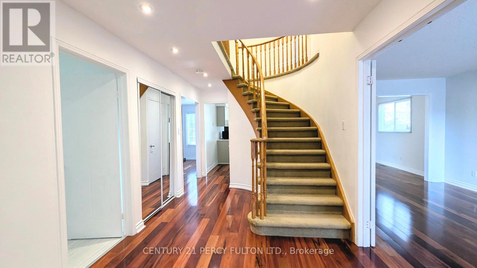 Main Foyer - 1339 Quinpool Court, Mississauga, ON - Indoor Photo Showing Other Room