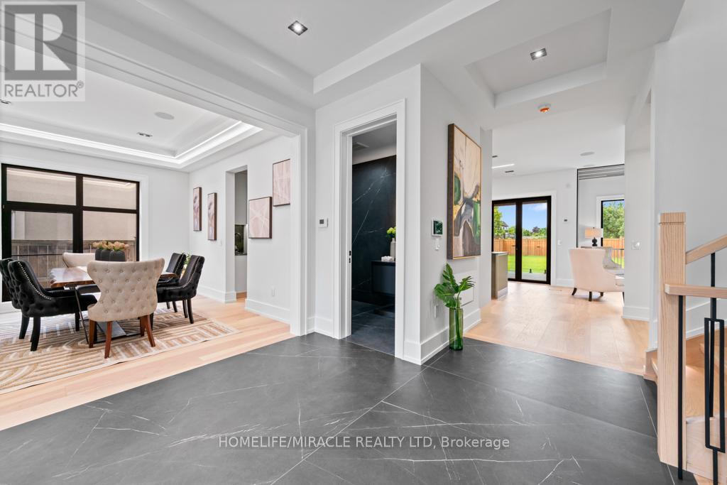 282 Maurice Drive, Oakville, ON - Indoor