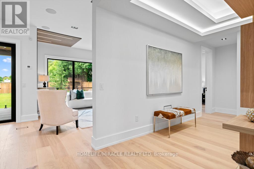 282 Maurice Drive, Oakville, ON - Indoor Photo Showing Other Room