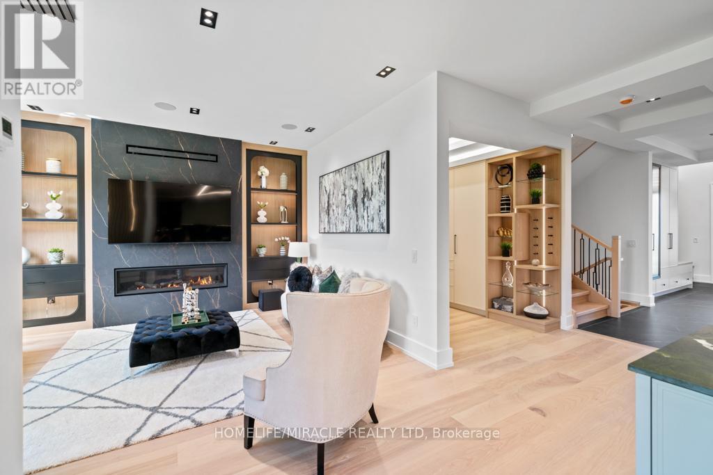 282 Maurice Drive, Oakville, ON - Indoor With Fireplace