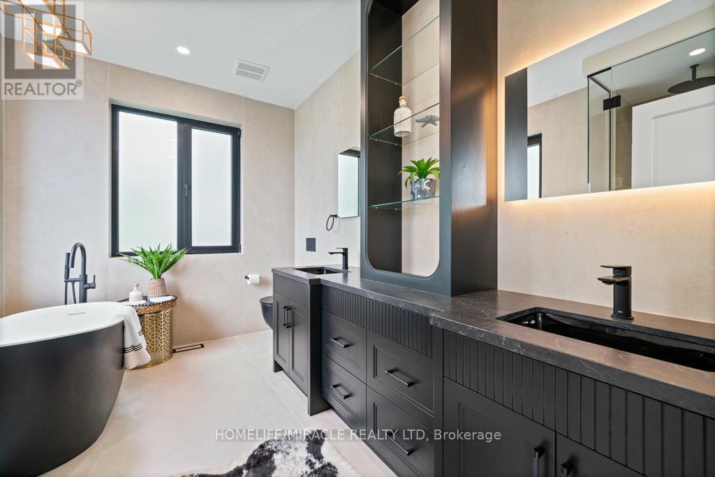 282 Maurice Drive, Oakville, ON - Indoor