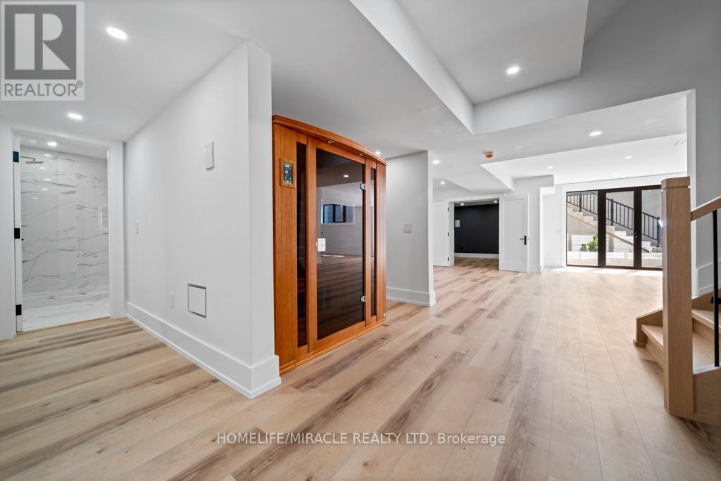 282 Maurice Drive, Oakville, ON - Indoor Photo Showing Other Room