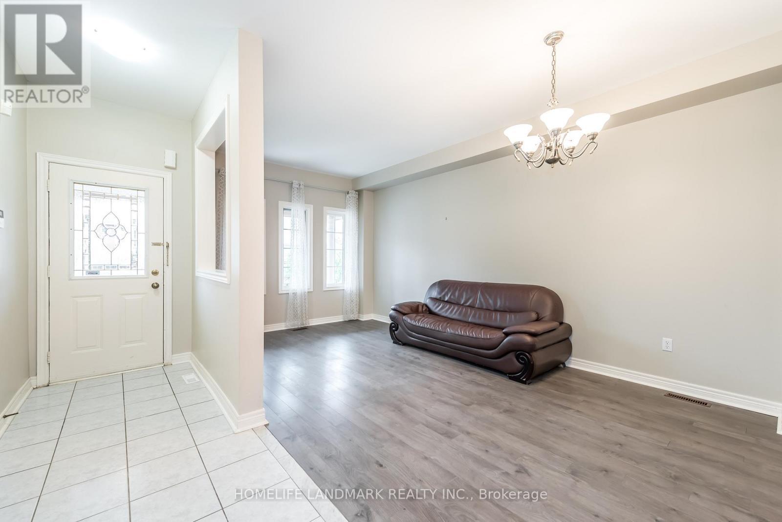 97 Annina Crescent, Markham, ON - Indoor Photo Showing Other Room