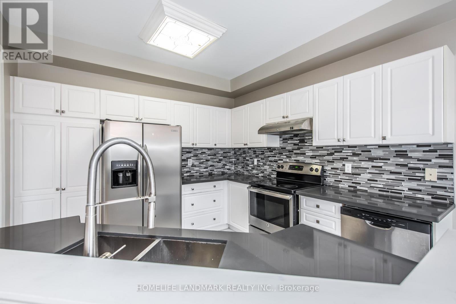 97 Annina Crescent, Markham, ON - Indoor Photo Showing Kitchen With Upgraded Kitchen