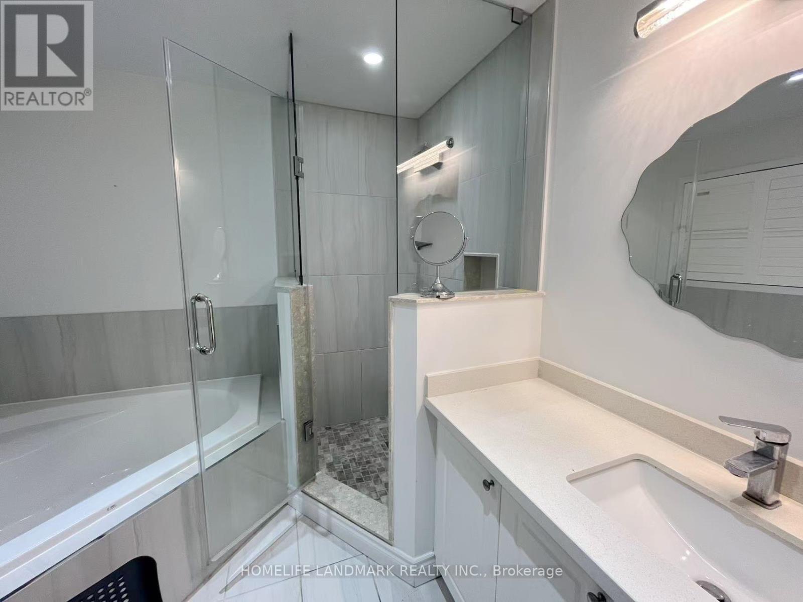 71 Ralph Chalmers Avenue, Markham, ON - Indoor Photo Showing Bathroom