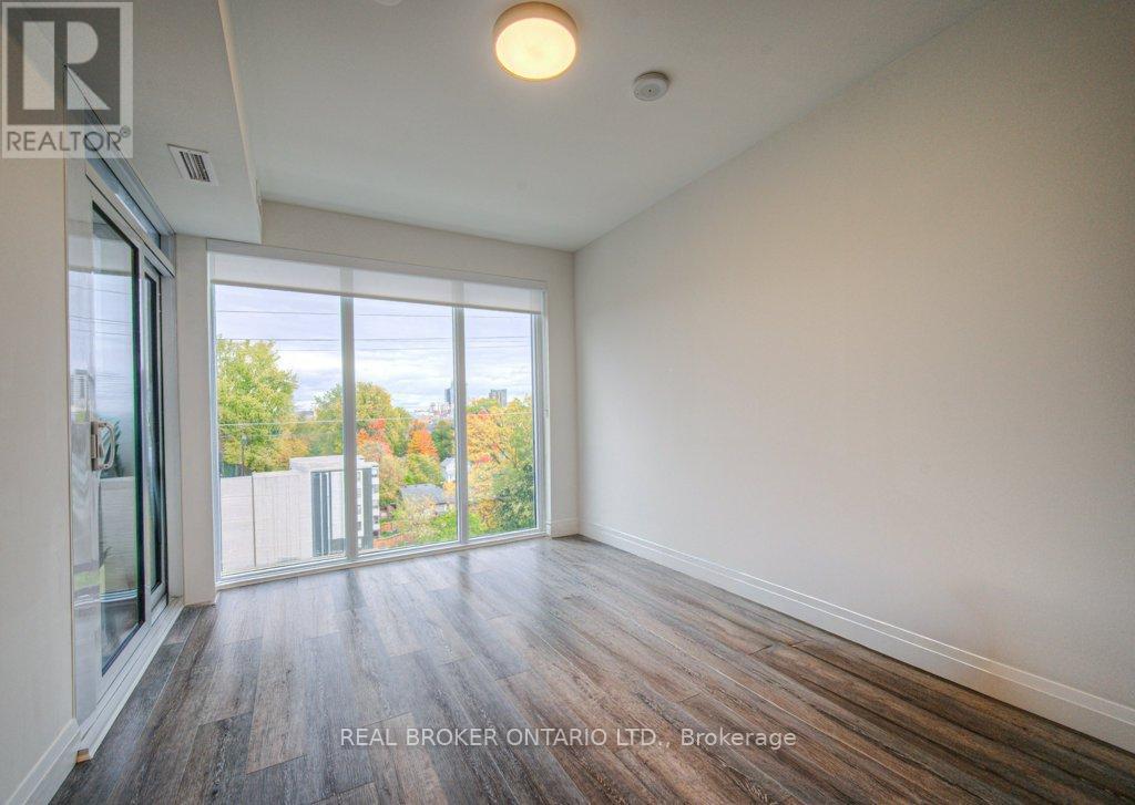 705 - 500 Brock Avenue, Burlington, ON - Indoor Photo Showing Other Room