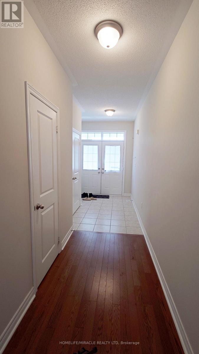 122 Finegan Circle, Brampton, ON - Indoor Photo Showing Other Room