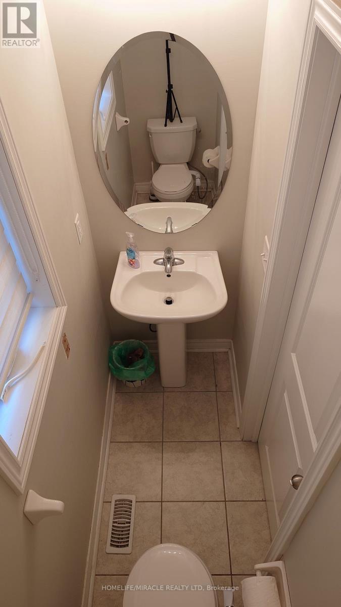 122 Finegan Circle, Brampton, ON - Indoor Photo Showing Bathroom
