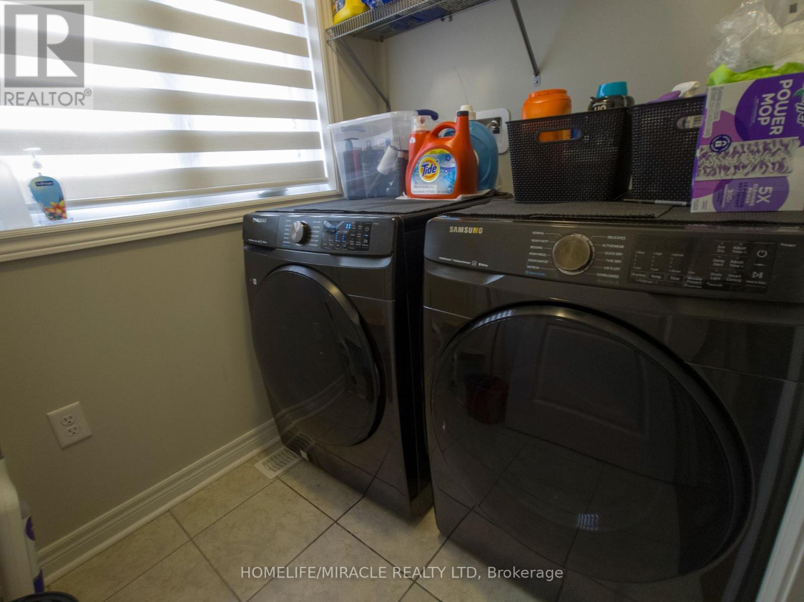 122 Finegan Circle, Brampton, ON - Indoor Photo Showing Laundry Room