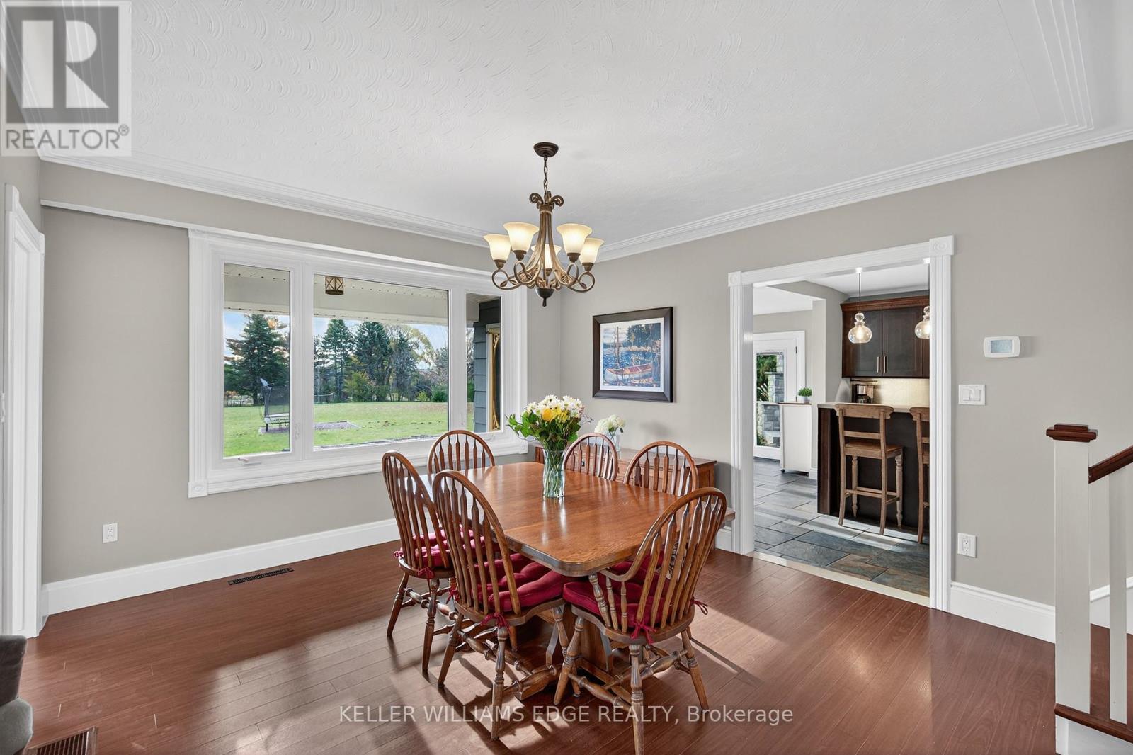 1724 Snake Road, Burlington, ON - Indoor Photo Showing Dining Room