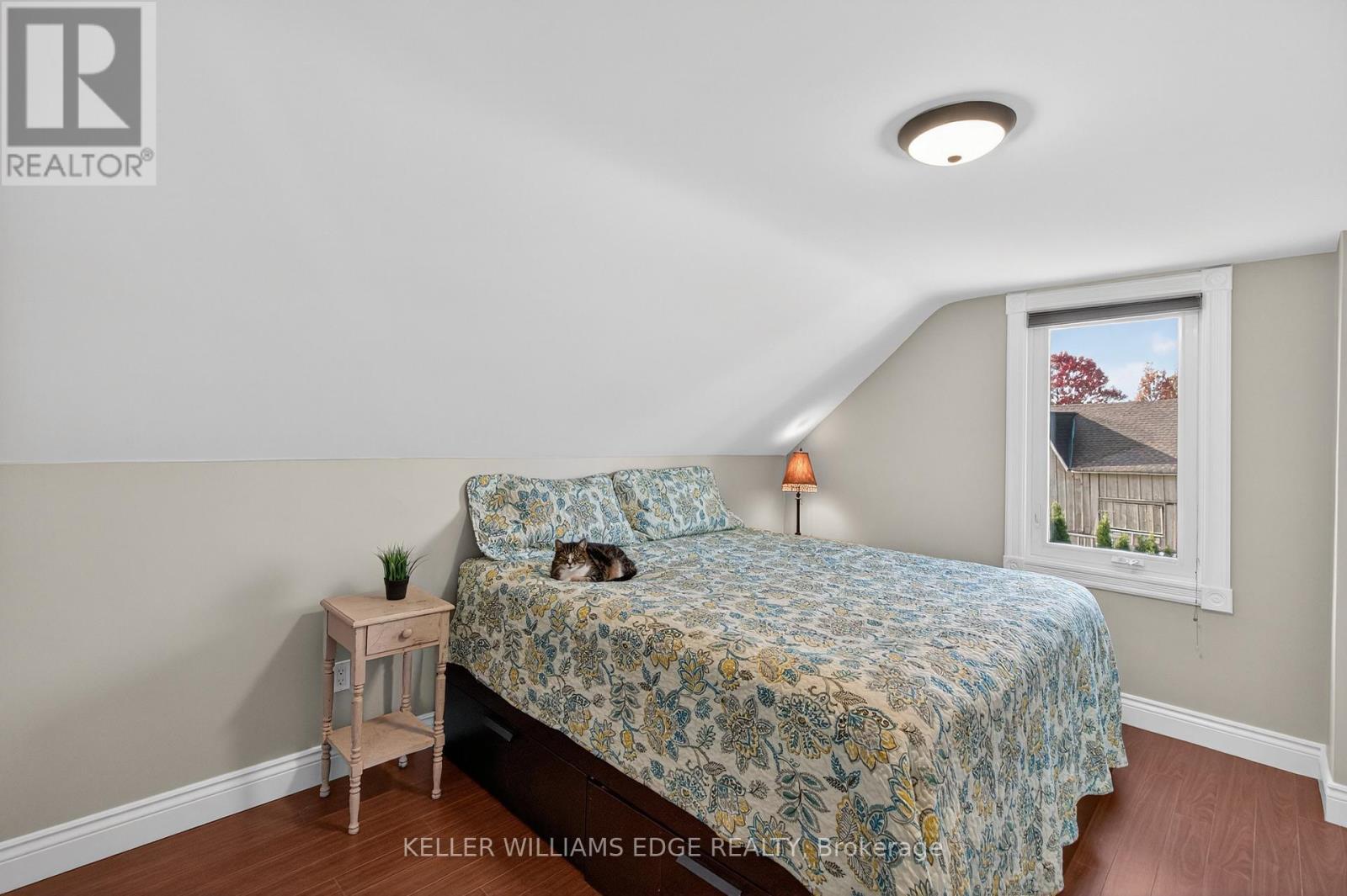 1724 Snake Road, Burlington, ON - Indoor Photo Showing Bedroom