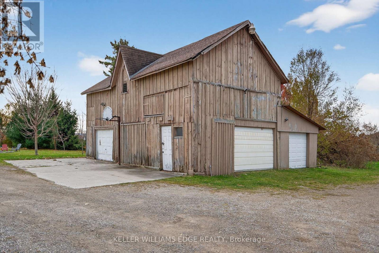1724 Snake Road, Burlington, ON - Outdoor With Exterior