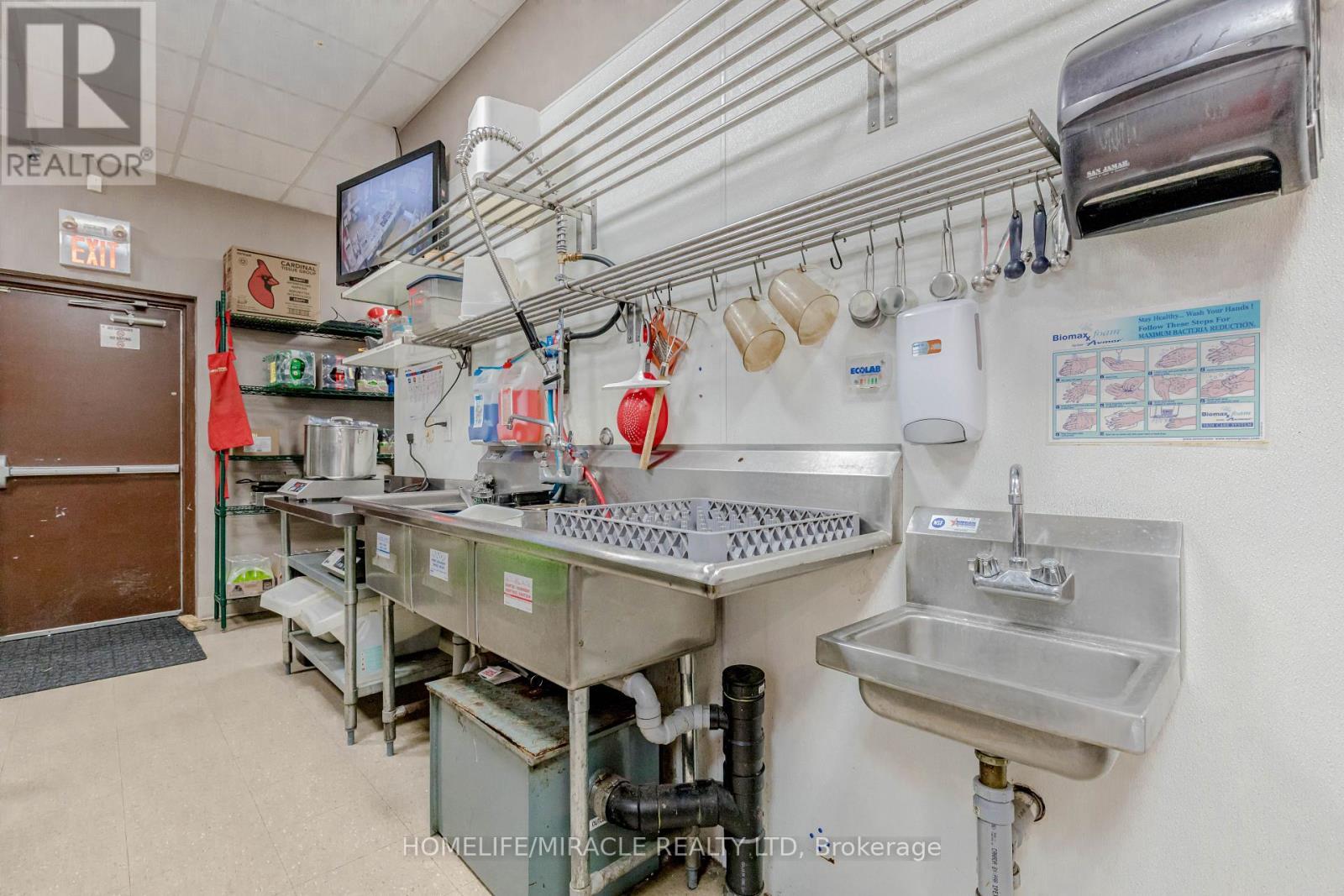 1A - 301 Fruitland Road, Hamilton, ON