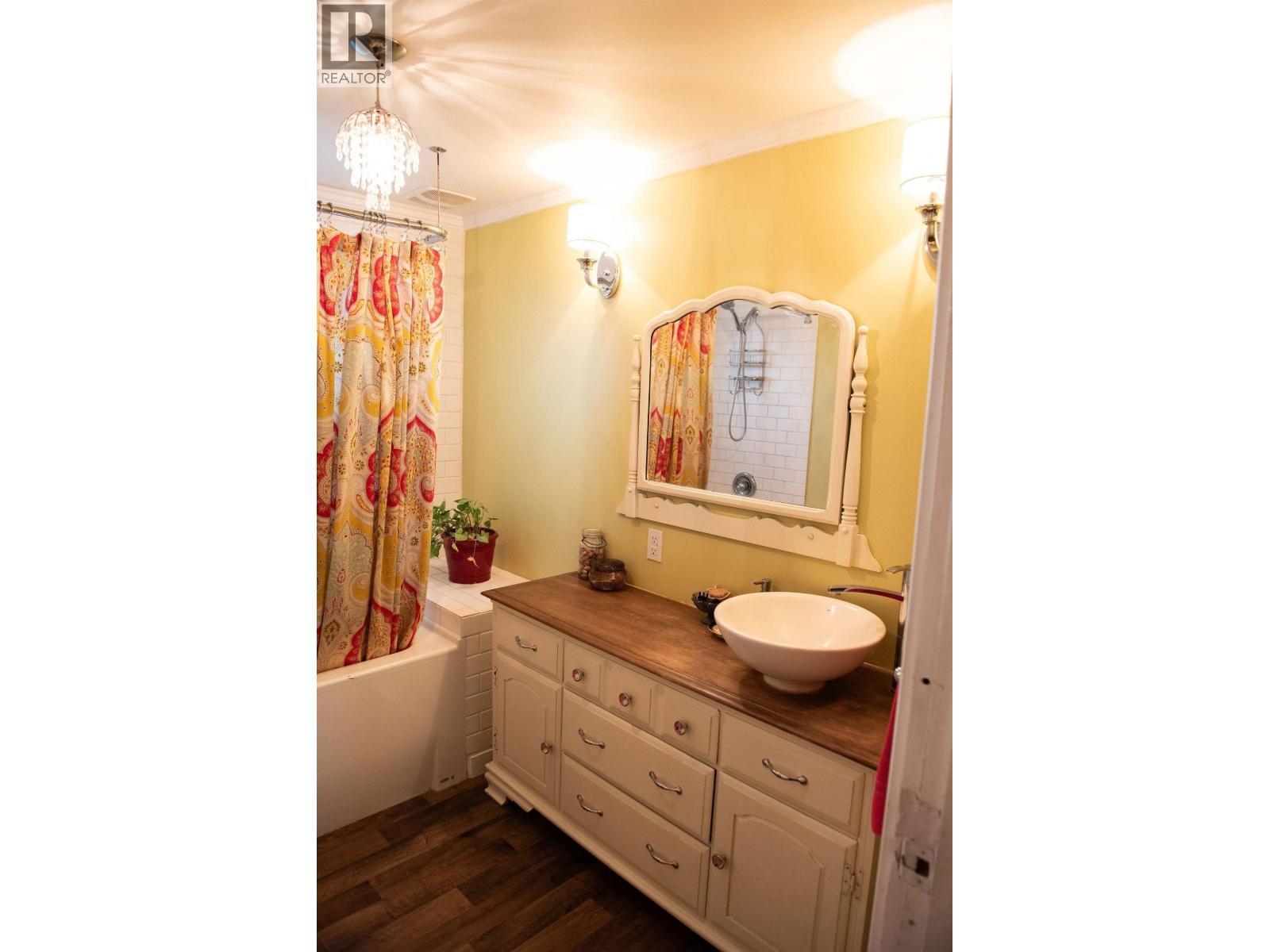 157 W Columbia Street, Vanderhoof, BC