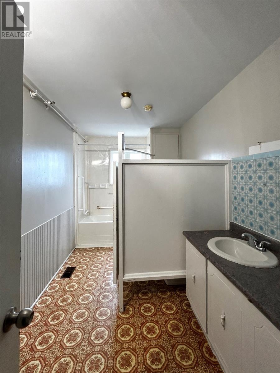 23 Foxtrap Acess Road, Conception Bay South, NL - Indoor Photo Showing Bathroom