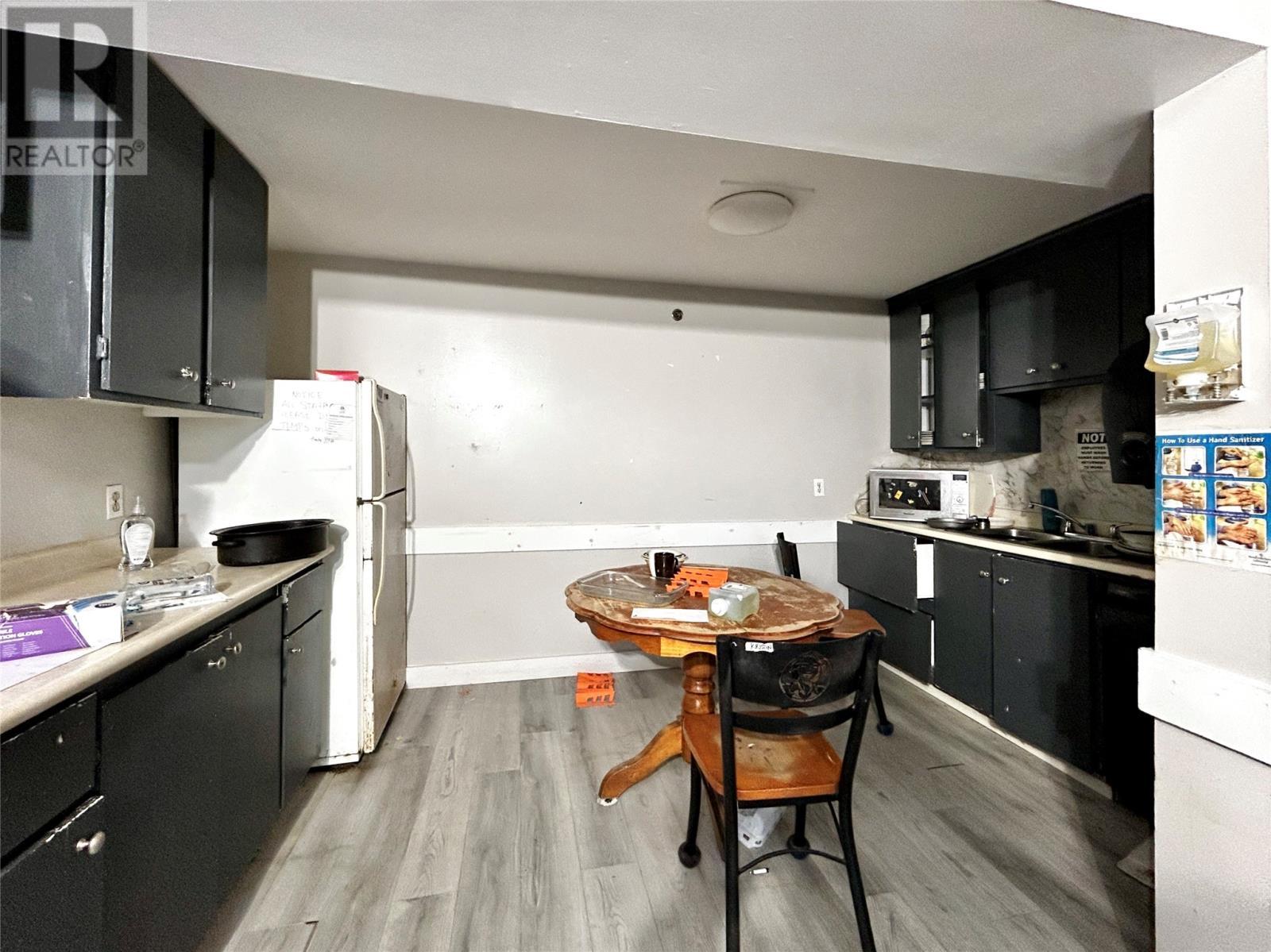 23 Foxtrap Acess Road, Conception Bay South, NL - Indoor Photo Showing Kitchen