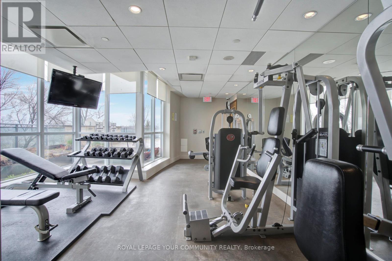 1806 - 1048 Broadview Avenue, Toronto, ON - Indoor Photo Showing Gym Room