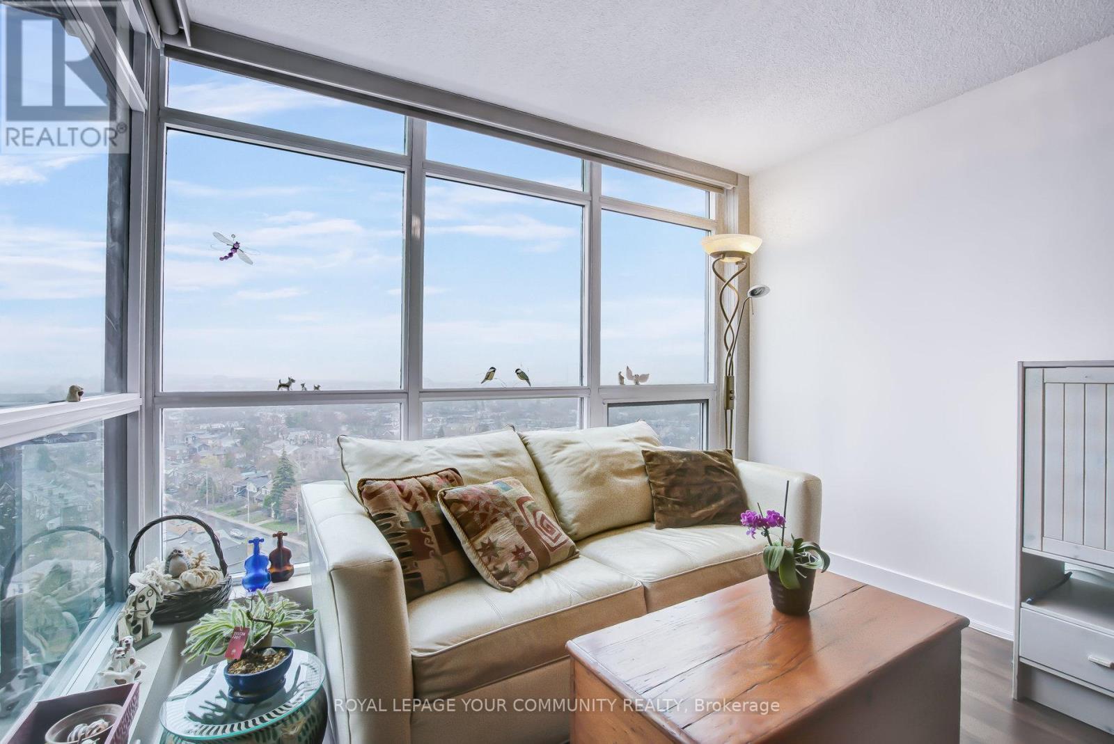 1806 - 1048 Broadview Avenue, Toronto, ON - Indoor Photo Showing Other Room